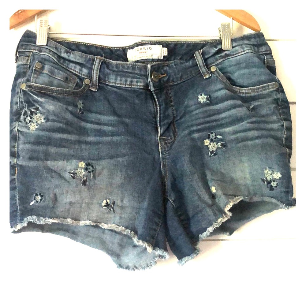 Torrid size 12 denim shorts, embroidered flowers